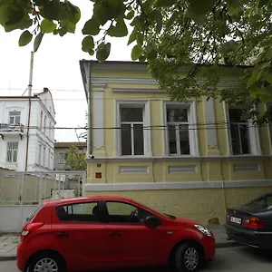 https://hostel-rayska-yabalka.varna-hotels.com